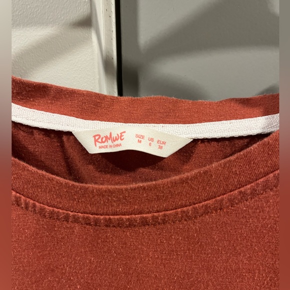 Romwe women’s short sleeve t-shirt - Picture 4 of 5
